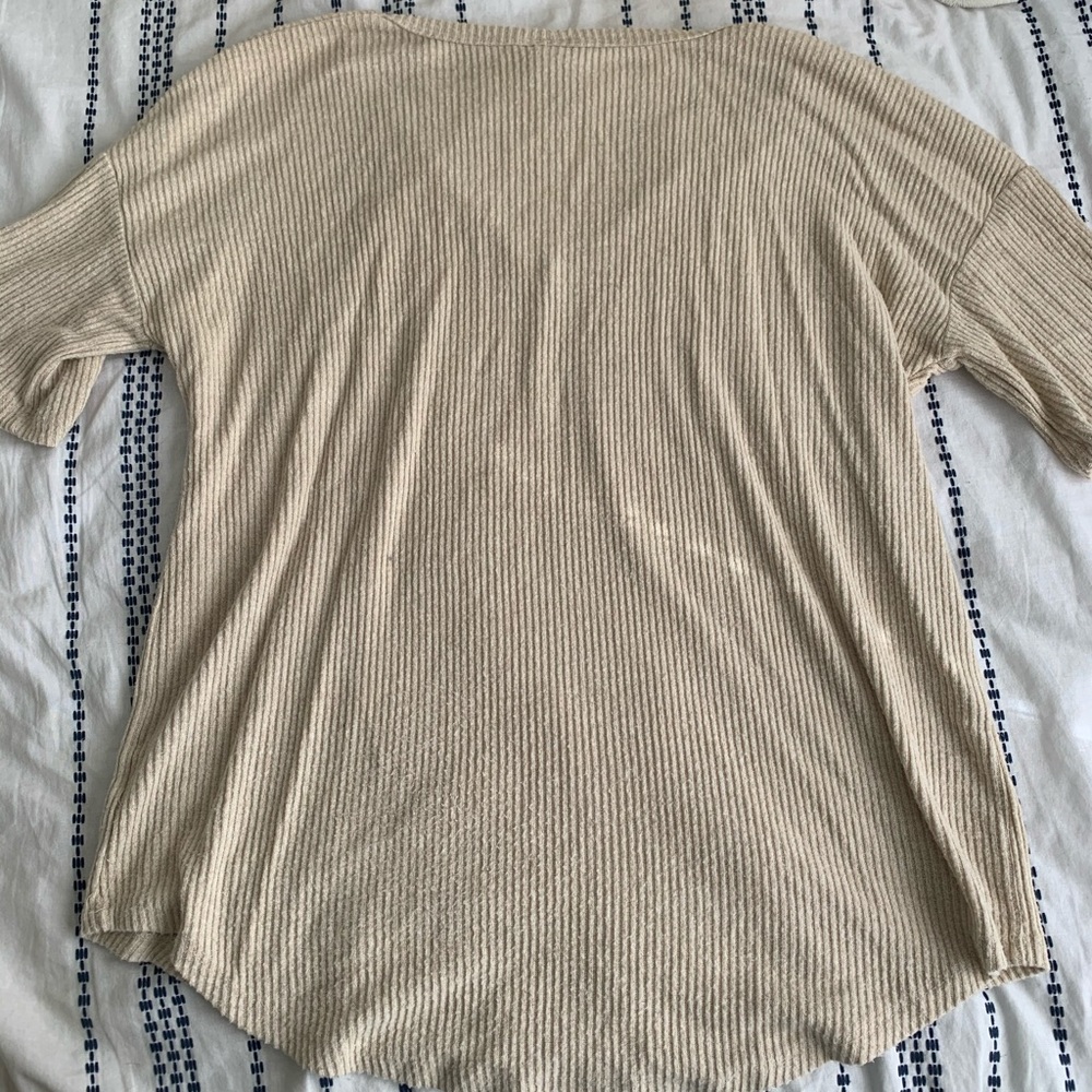 Cream Soft Tee 🍨 - Picture 3 of 3